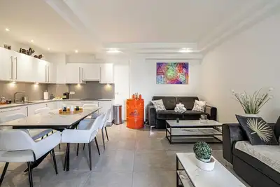 Image de Appartement moderne avec balcon - Cannes/Croisette