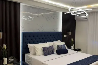 Image de Skyline 360, piscine et salle de sport, près de l'aéroport