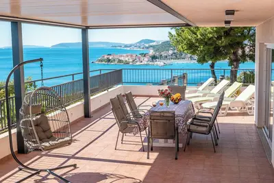 Image de A8 apartment with terrace and sea view, 4 min walking to the beach