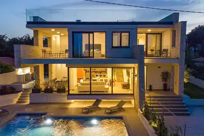 Image de Modern 4-Bedroom Villa with Pool in Ližnjan