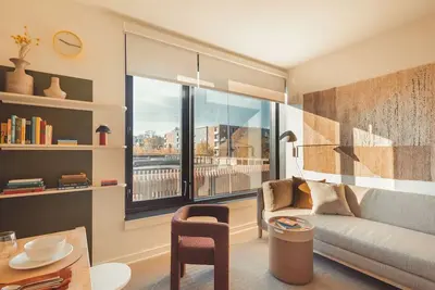 Image de 3 Units | Vibrant 1br w/ Rooftop Pool Near Ponce Market, BeltLine & Atlanta Fun