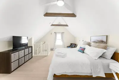 Image de Seafarer’s Stay – Nautically Themed 3br Historic Flat in Stonington Borough