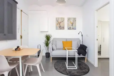 Image de Newly refurbhised apartment is Sants! It is a cozy, modern and comfortable apartment, ideal for couples or small families. Designed completely for the confort of our guests.