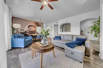 Image de 2-Bed/2-Bath Tampa Apartment: Comfort Meets Convenience for Corporate Travelers