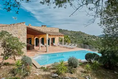Image de Finca 'Son Sureda' avec vue sur la mer, piscine privée et Wi-Fi