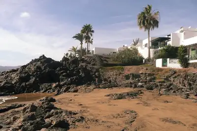 Image de Vacances 'Casa De La Playa Lanzarote' avec Vue sur la Mer, Terrasse Privée et Wi-Fi