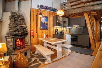 Image de Cozy Log Cabin with Sauna - Right next to skiing slopes
