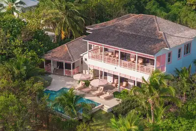 Image de Brett's Home 3 bed / 3 bath home & 1 bed / 1 bath guest cottage & plunge pool