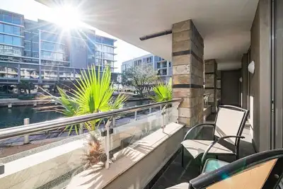 Image de Modern Harbour Hideaway