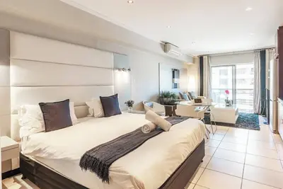 Image de City View Studio with Pool, Gym & Parking
