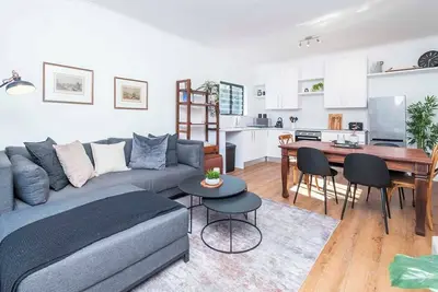 Image de Stylish Claremont Family Home