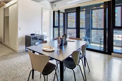 Image de The Duke 1-Bedroom with Rooftop Pool & City Views