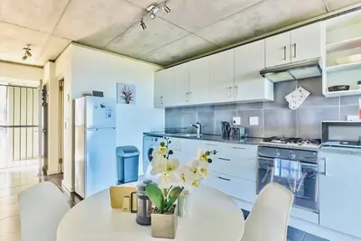 Image de Modern Escape Two Bedroom Apartment - with views