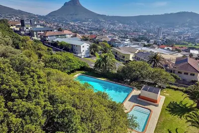 Image de Tranquil gem with  Table mountain view