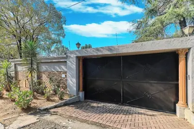 Image de 2 bedroom flat in secure home Sandton