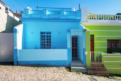 Charming Bo-Kaap Hideaway with Loft & Cozy Lounge