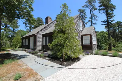 Image de New To Rentals Renovated Home on Private Road (2408)
