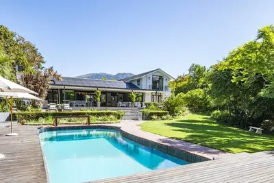 Image de Luxury Constantia Villa  Pool & Wine Retreat