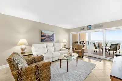 Image de Sandy Key 628 6th floor -Beachfront view -No Hassle Check Out