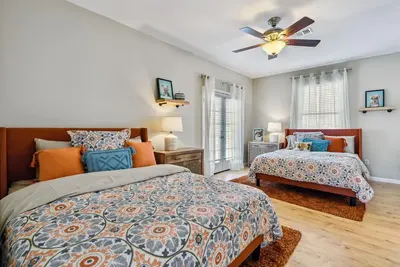 Image de Bliss awaits your family at the Bay Breeze Beach House!