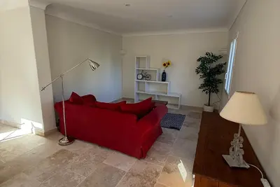 Image de Bas de villa avec jardin - centre ville et plage à pied - idéal familles
