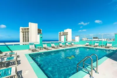 Image de Chic Studio w/ Lanai, Rooftop Pool & Quick Access to Waikiki Beach, Diamond Head