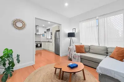 Image de Seaside Escape 2br Unit Steps to Henley Beach