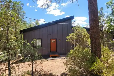 Image de Addye's Hangout in the Woods - 1. 5 acre Tall Pines, Clean Air and Nature