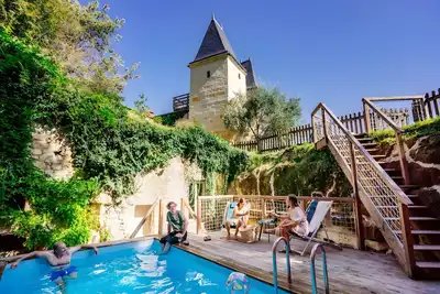 Image de Grand gîte insolite avec piscine en bord de loire en anjou