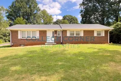 Image de Spacious 4-bedroom house in delightful Winston-Salem with Ac