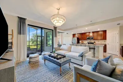 Image de Play Golf & Pickleball! Luxury Lakewood Townhome