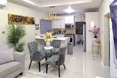 Image de Modern Island Escape w/ Pool, Gym & Patio