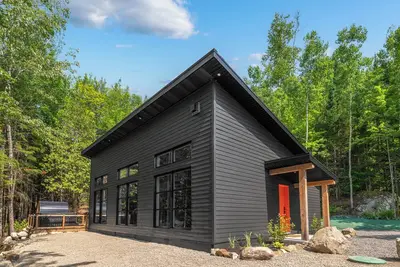 Image de Chalet Orange - Forêt intime, spa, sauna - Bienvenues aux animaux!