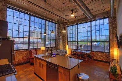 Chic Ultramodern Loft Suite w/ Designer Features