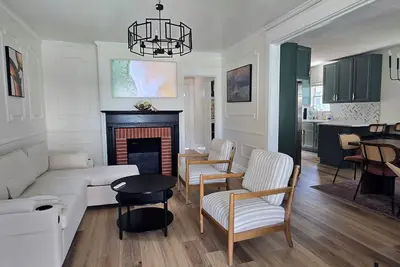Image de Newly Renovated Historic 3br Retreat • 10 Min to Downtown Cincy