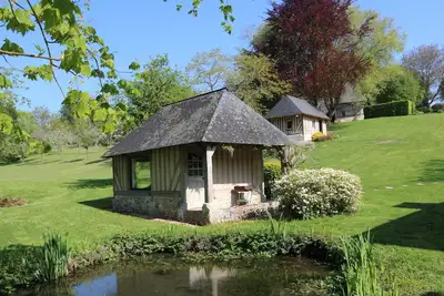 Image de Charmantes maisonnettes avec piscine et sauna à proximité de Deauville