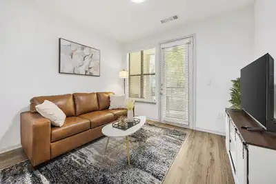 Image de Brightshaven–CoolSprings - Modern 1-Bed with Ev Parking in Frisco