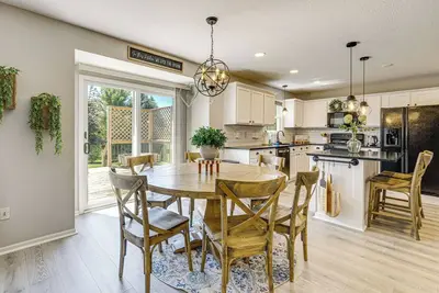 Image de Stay & Play in Lewis Center: Home w/ Spacious Deck