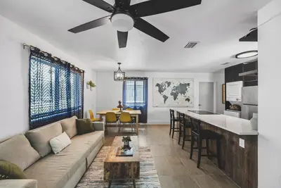 Image de Spacious 3-bedroom 2-bath centrally located close to Hollywood Downtown & Beach