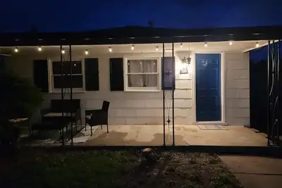 Image de Cute Bungalow in small town where everyone knows everyone!