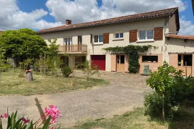 Image de Albi - Cœur d'Occitanie\nGite à la ferme en ville. Idéal famille, amis, travail
