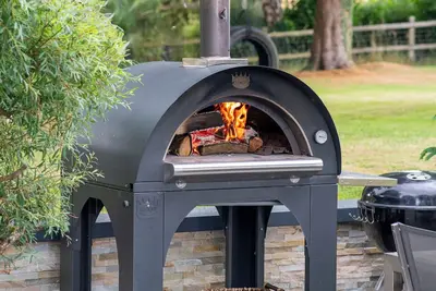 Image de 5-Bed Luxury Home with  Private Pool, Hot Tub, Pizza-Oven & Gym — Sleeps 13