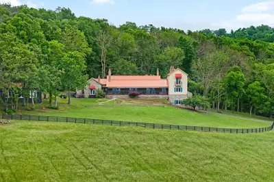 Image de Nolensville 5br w/ Views, Porch & Privacy