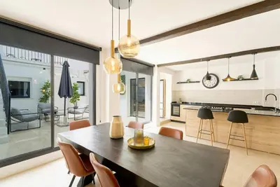 Image de Kosta Homes - Modern Two Bedroom with Terrace