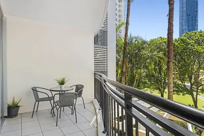Image de Chevron Renaissance - 2 Bed 1 bath Low Floor - 3065 - 3 night - Chevron 2 Bedroom 1 Bathroom Apartment