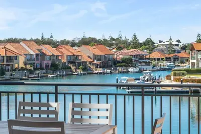Image de Pet Friendly Luxe Waterfront Retreat with Jetty