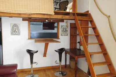 Image de 06ce : studio idéalement placé dans le Vieil Antibes