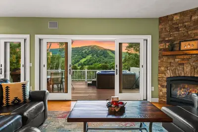 Image de Escape to Mountainview Haven: Spacious Retreat with Hot Tub at Mount Snow