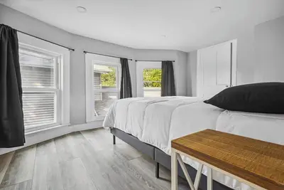 Image de Unique 5br, 3ba minutes from the falls
