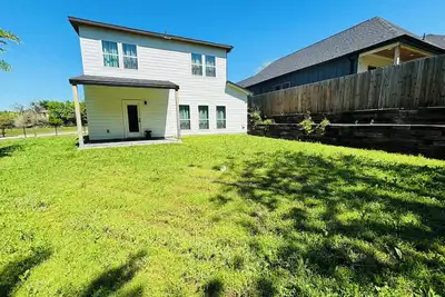 Image de Pleasant 3-Bedroom Home with A/C in Fort Worth – Rosedale Retreat